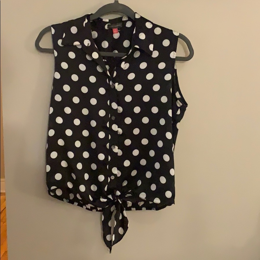 Vince Camuto sleeveless polka dot blouse